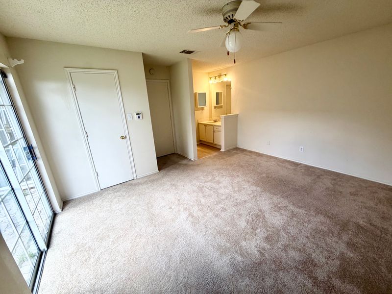 5536 Club Crest Dr. - Interior/exterior photo 10