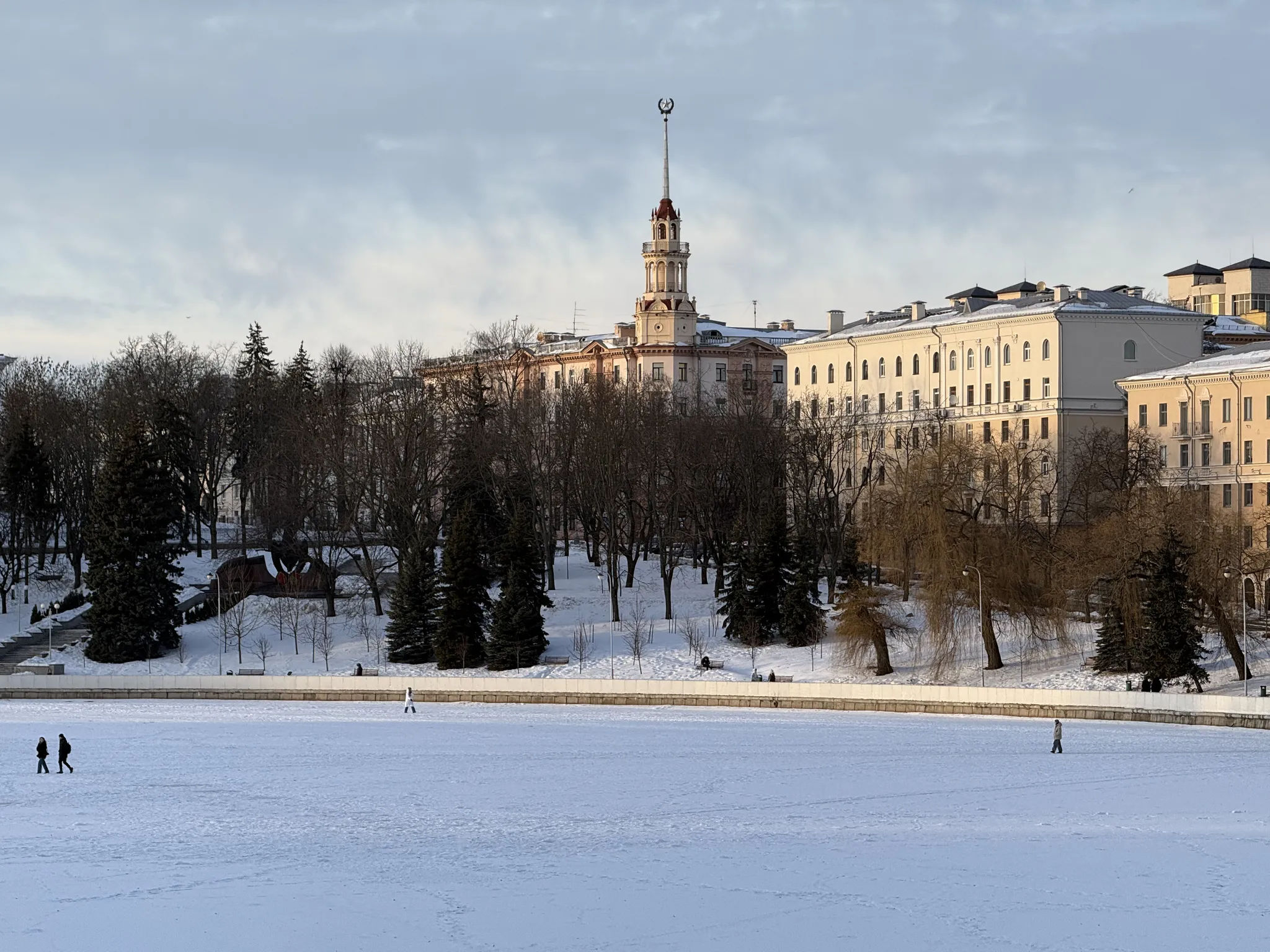 Дом со шпилем