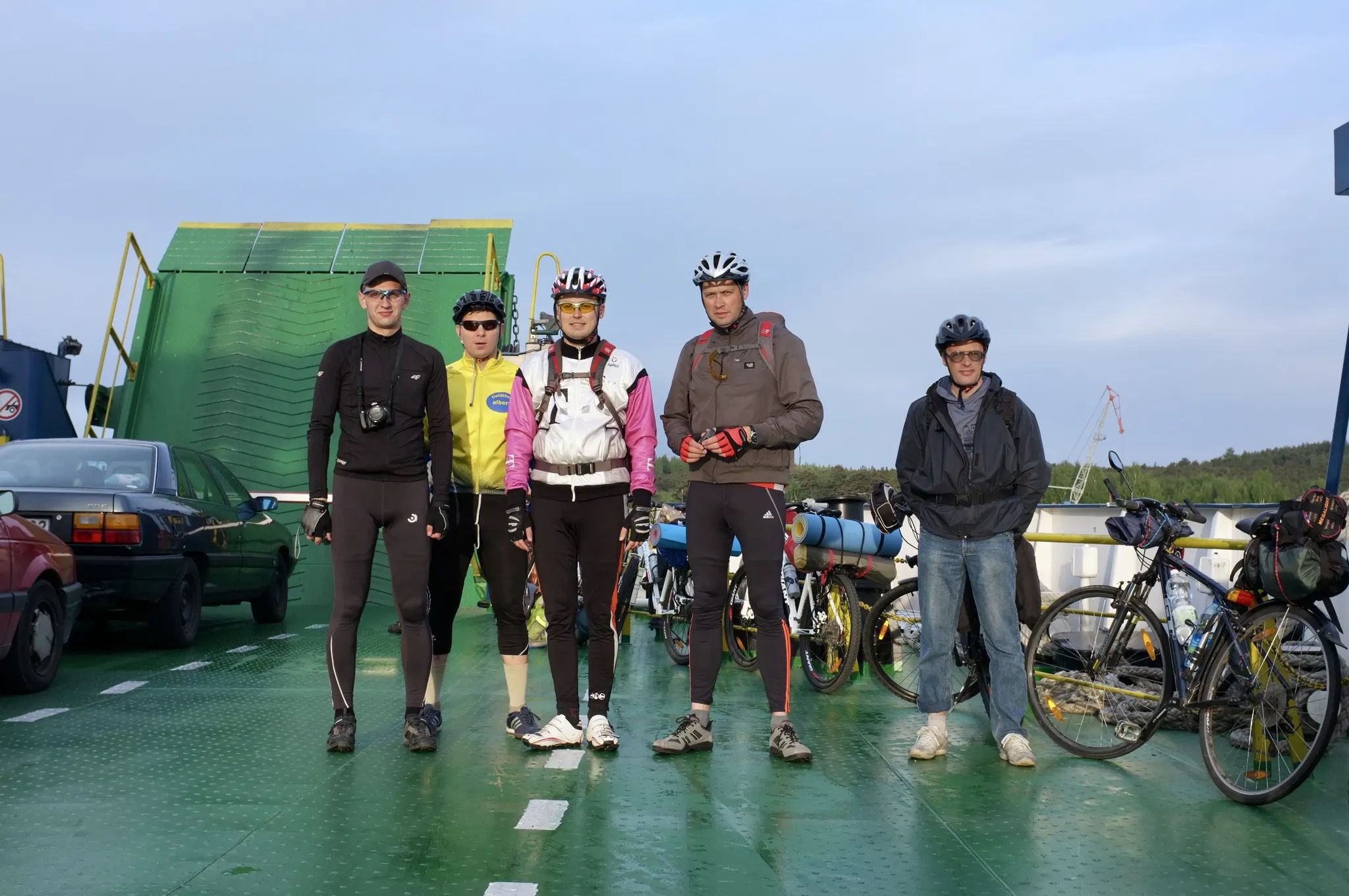 Велосипедисты на пароме