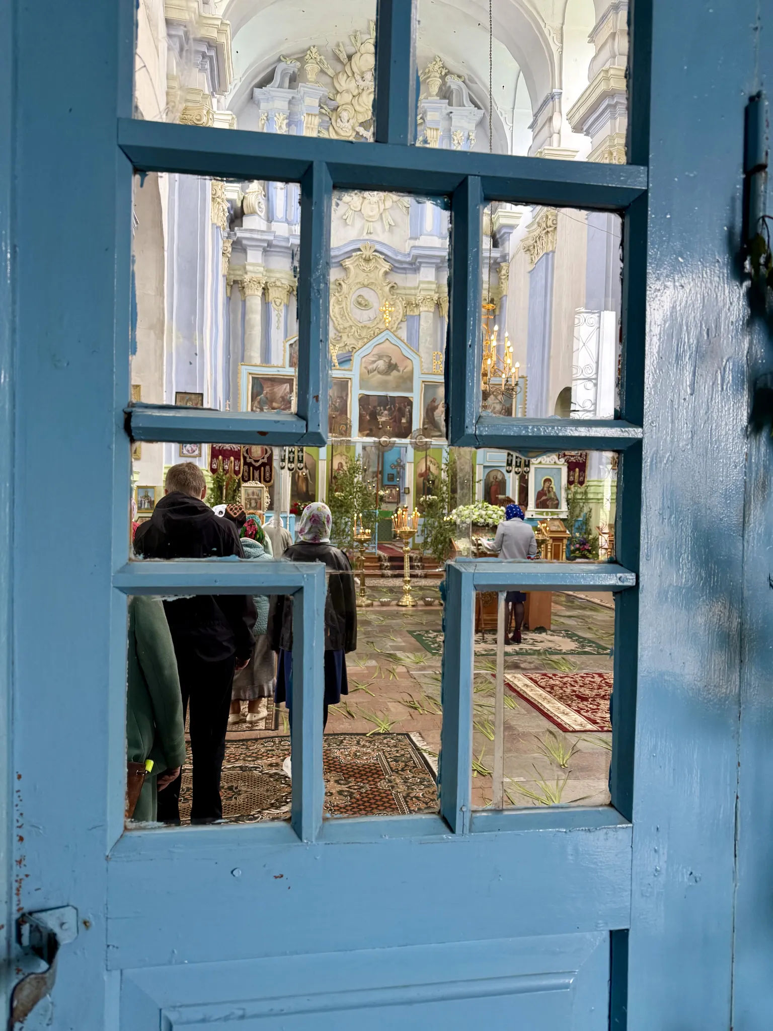 Служба в церкви