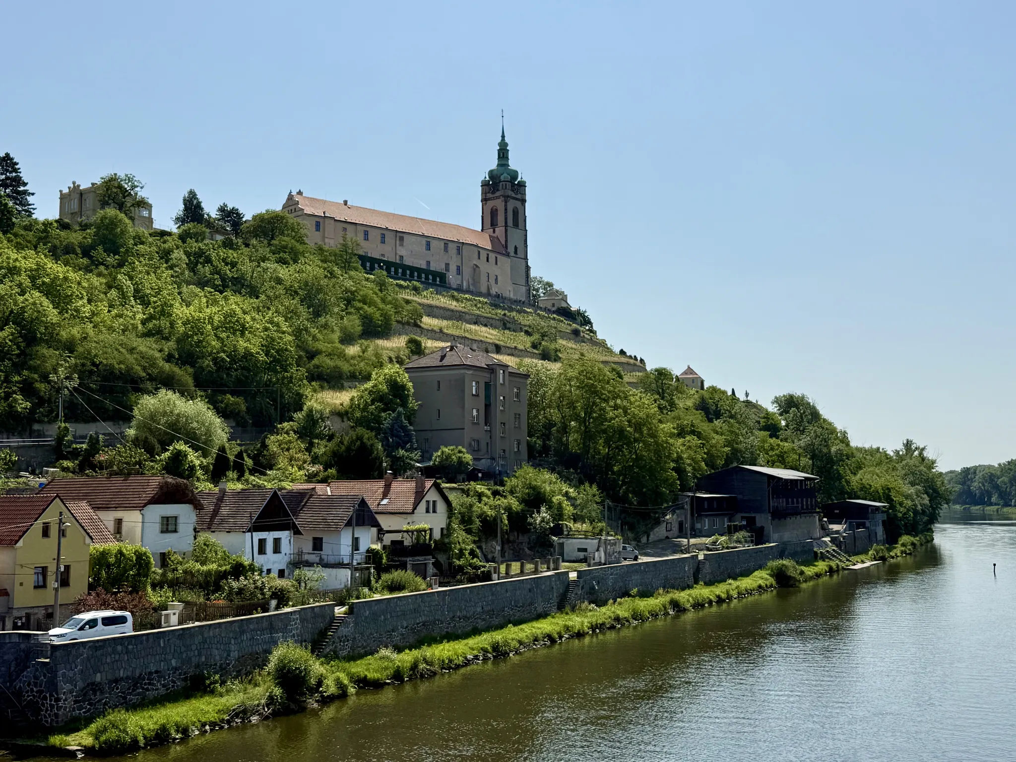 Замок в городе Мельник