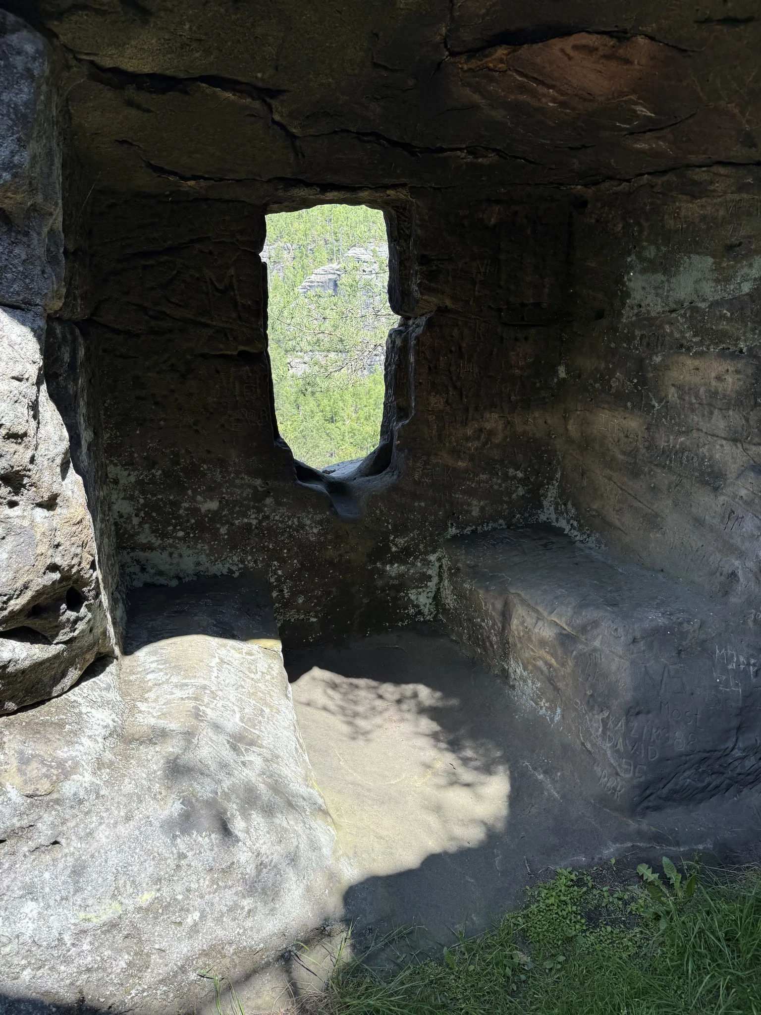 Окно в замке Фалькенштайн