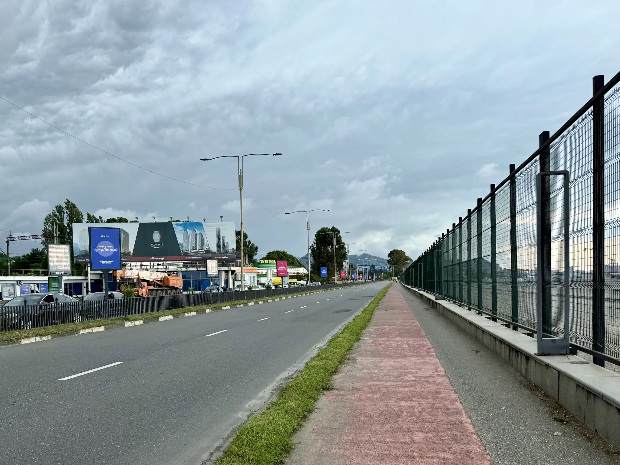 Велодорожка у порта в Батуми