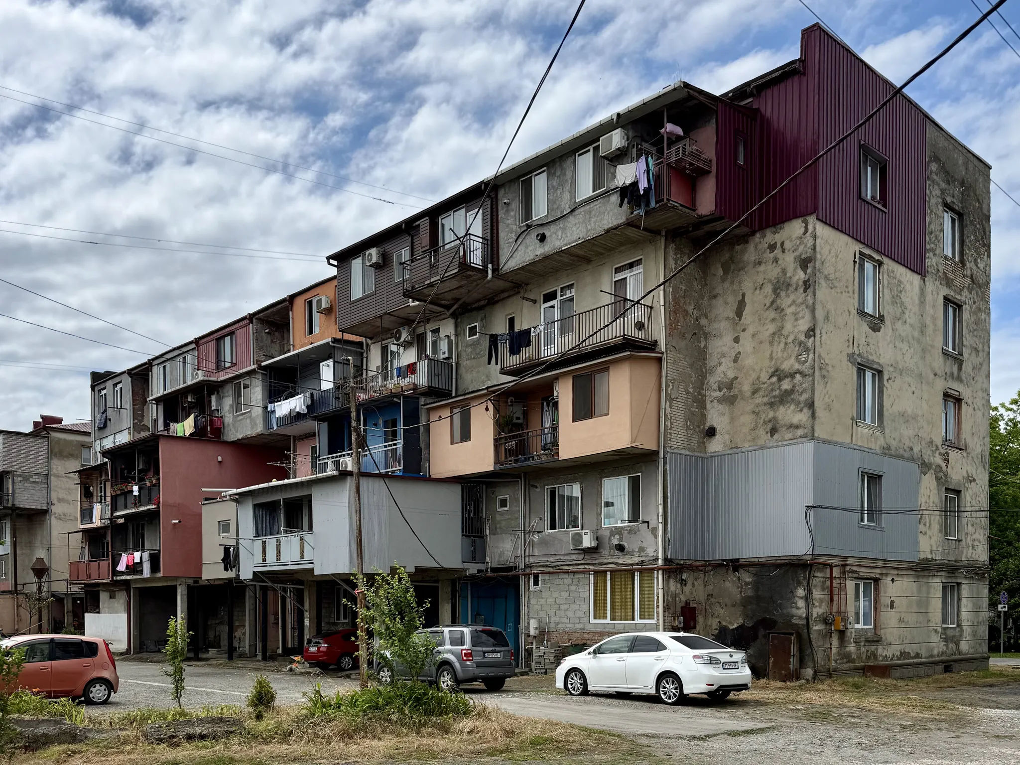 Дом с самостроем в Поти