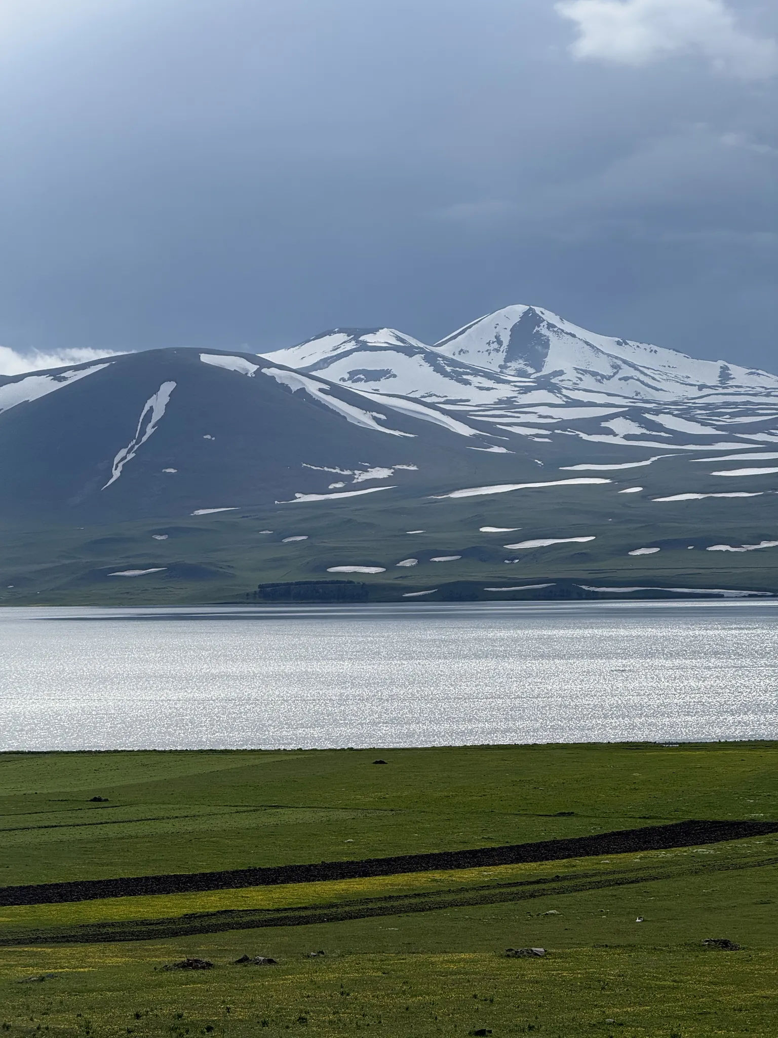 Вулканы за Паравани