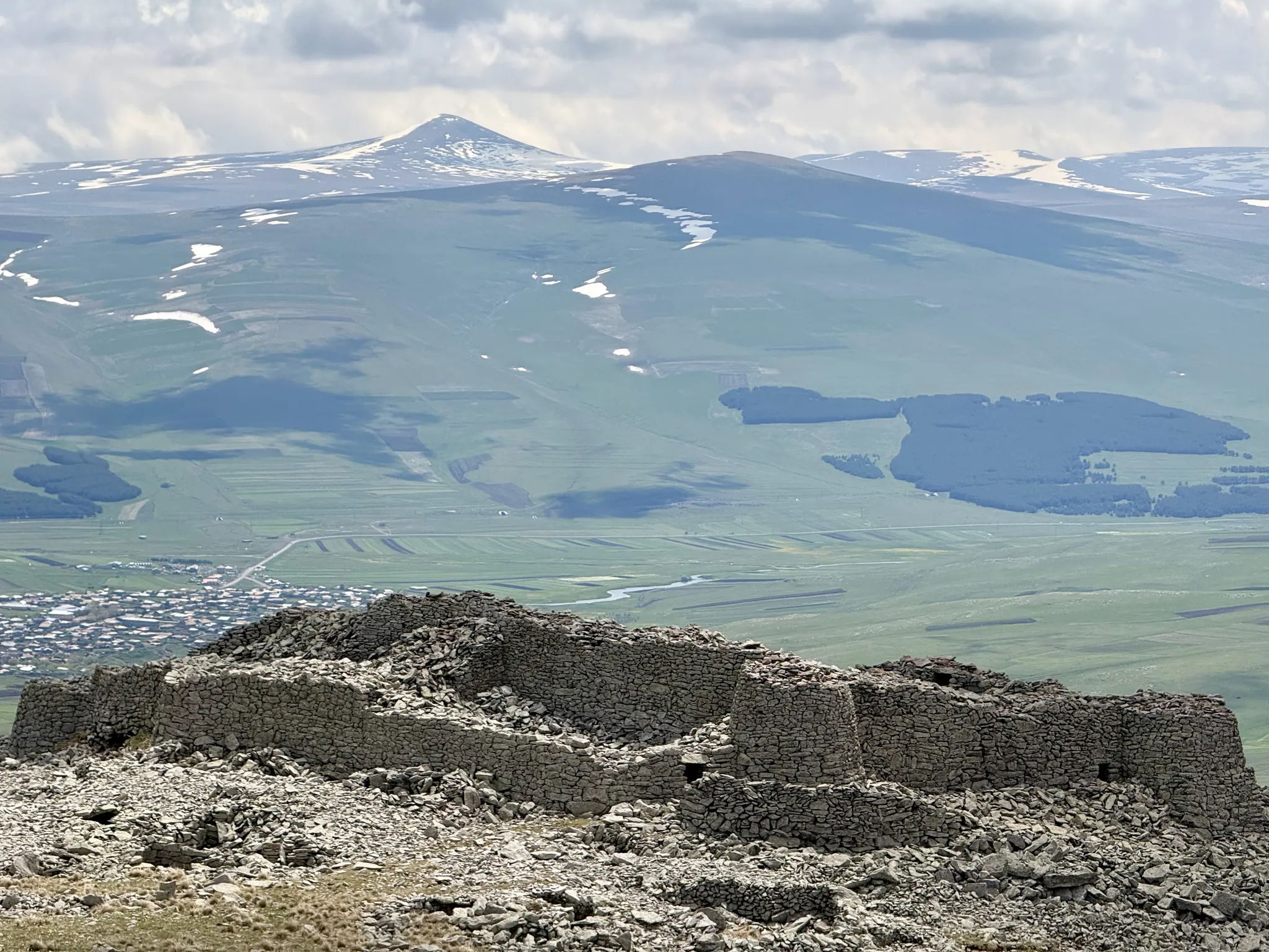 Крепость Абули издалека