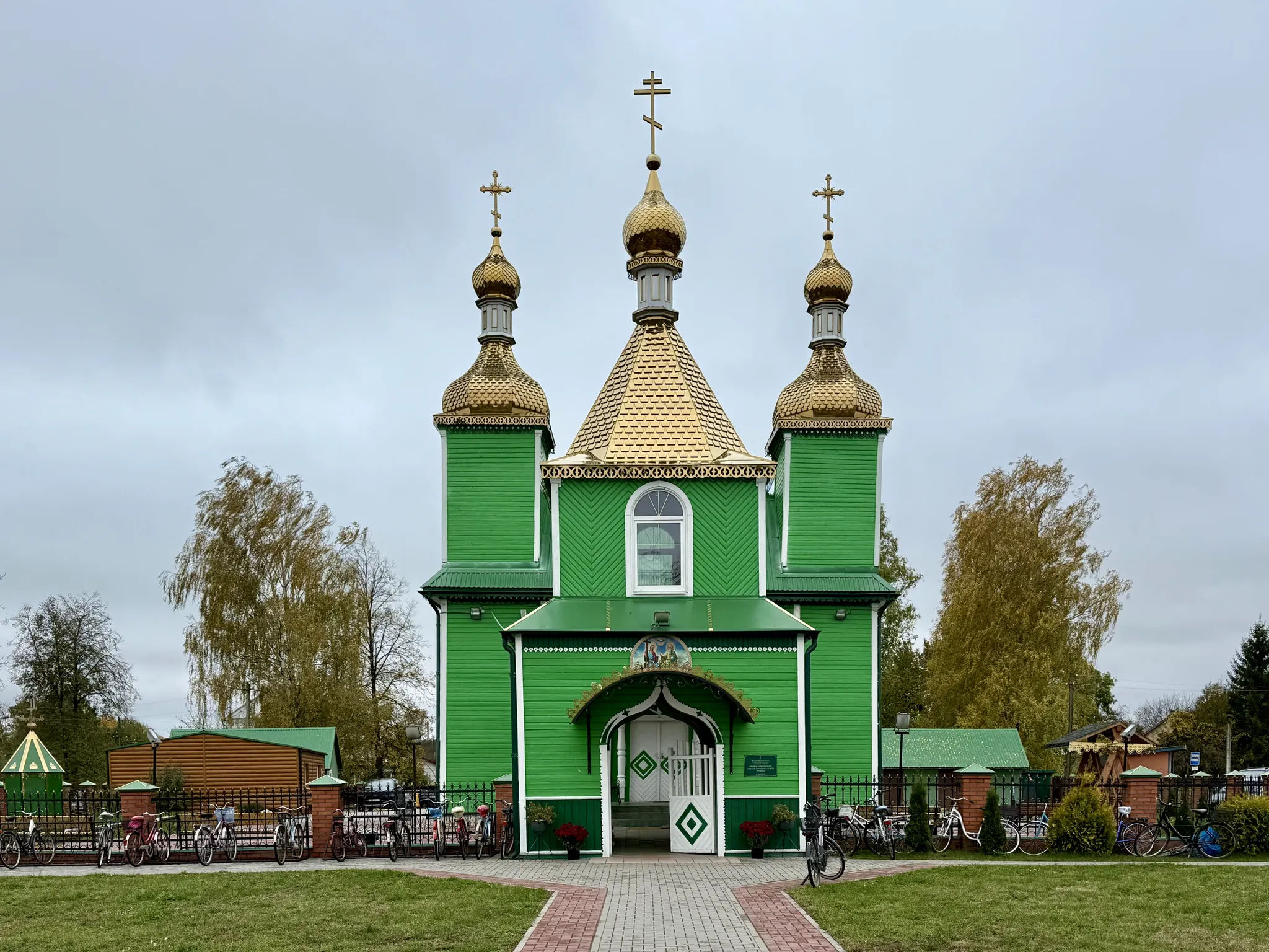 Церковь в Бездеже