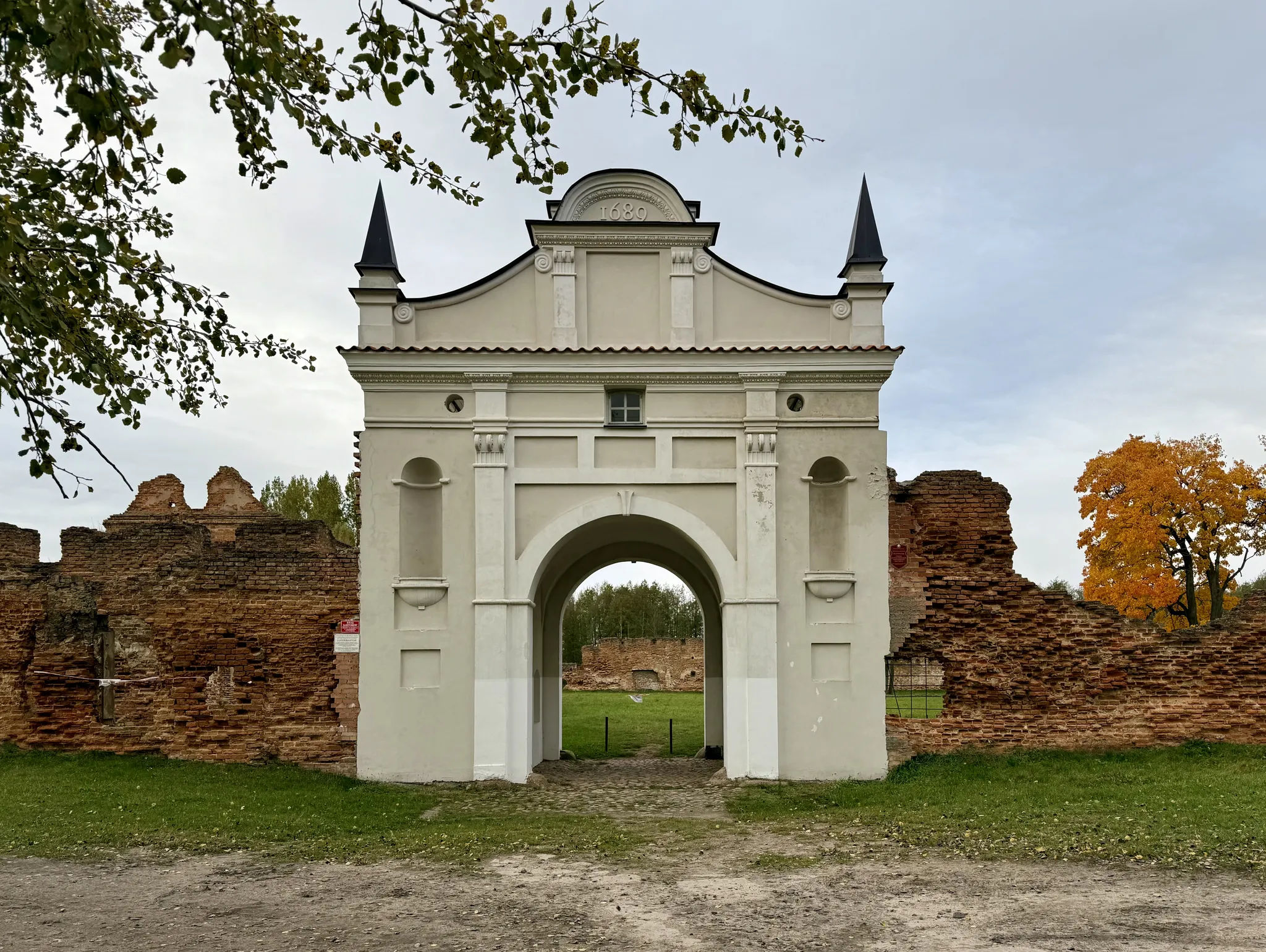 Ворота монастыря картезианцев