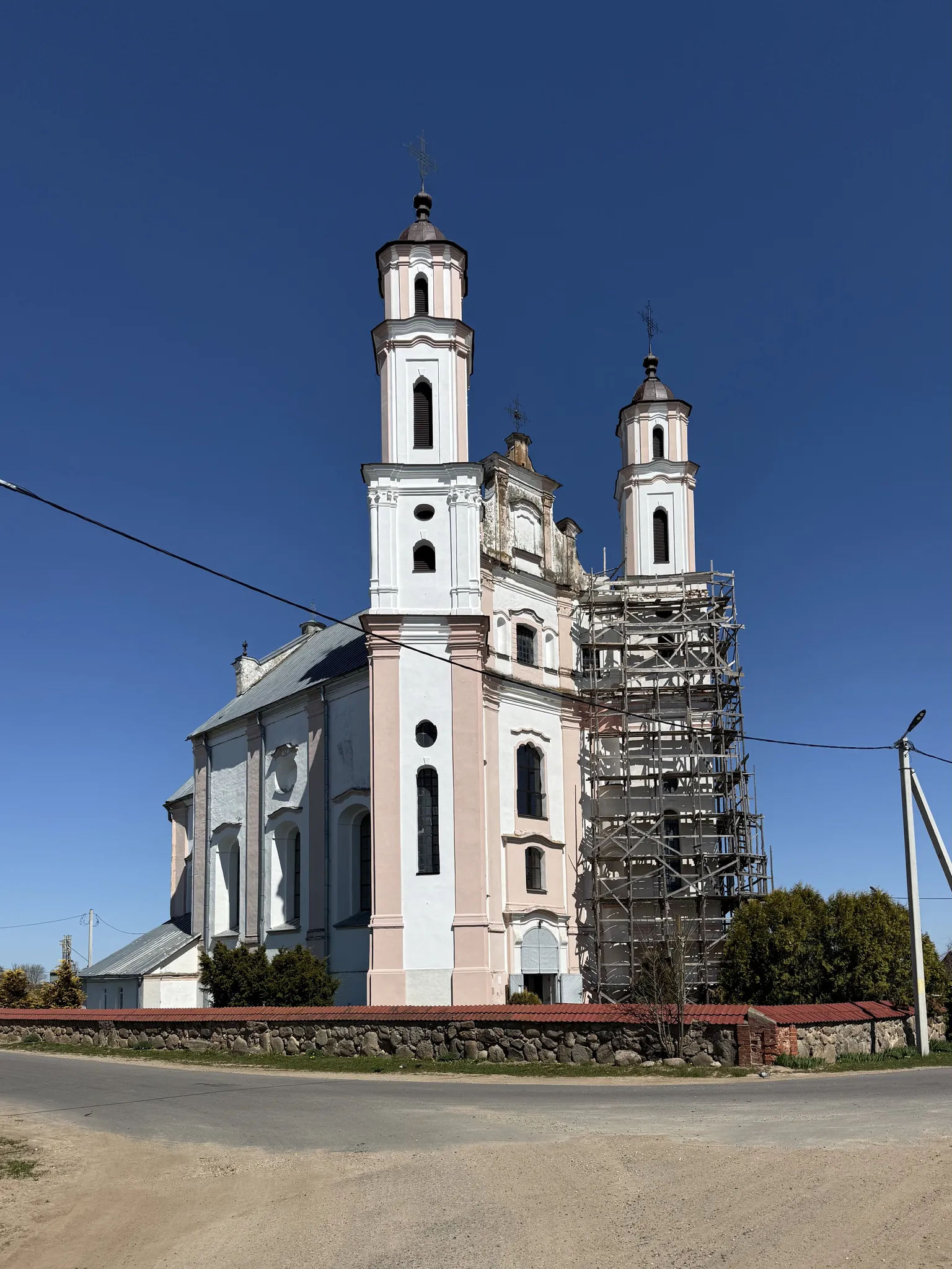 Костел в Лужках