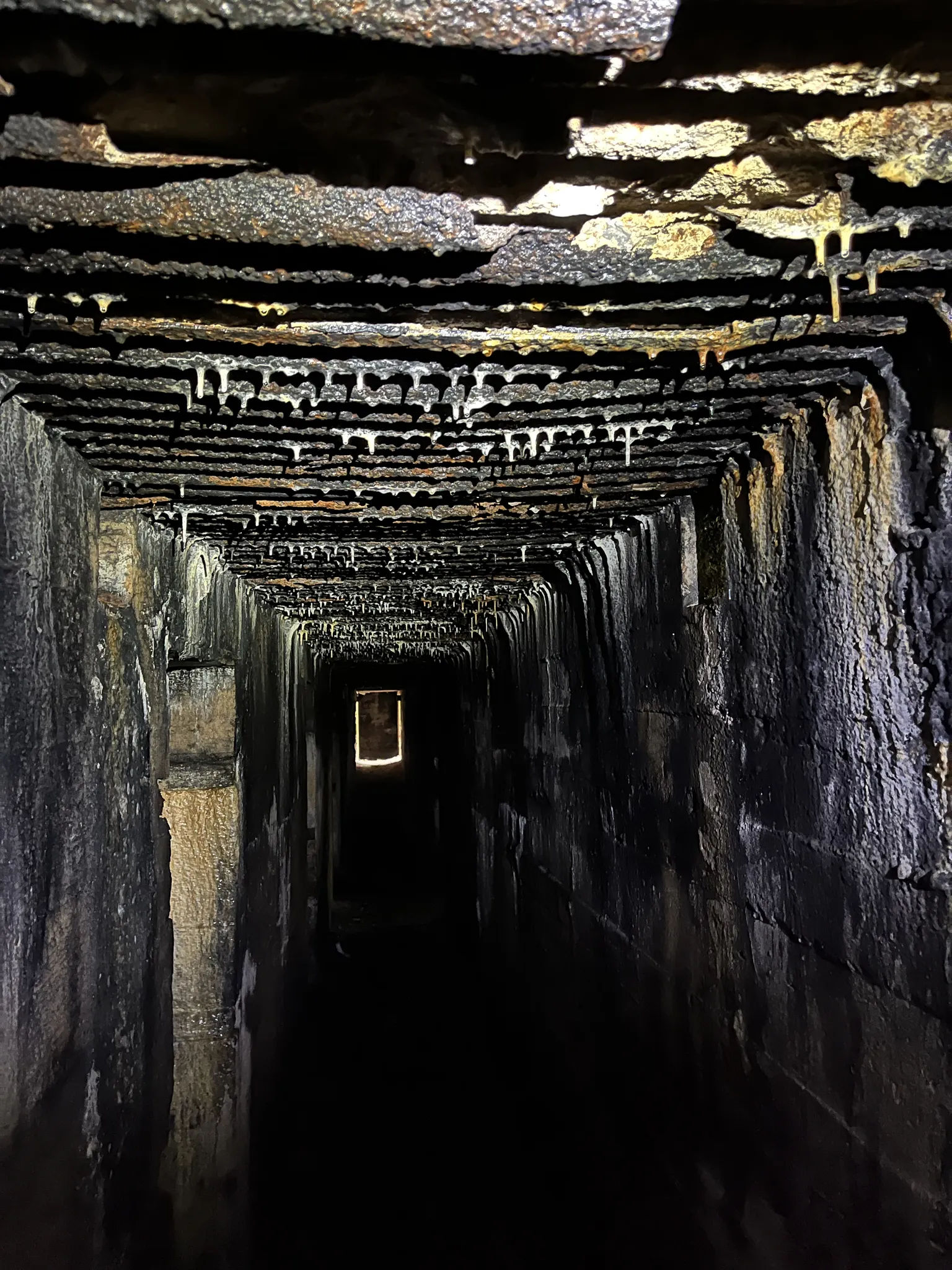 Внутри бункера