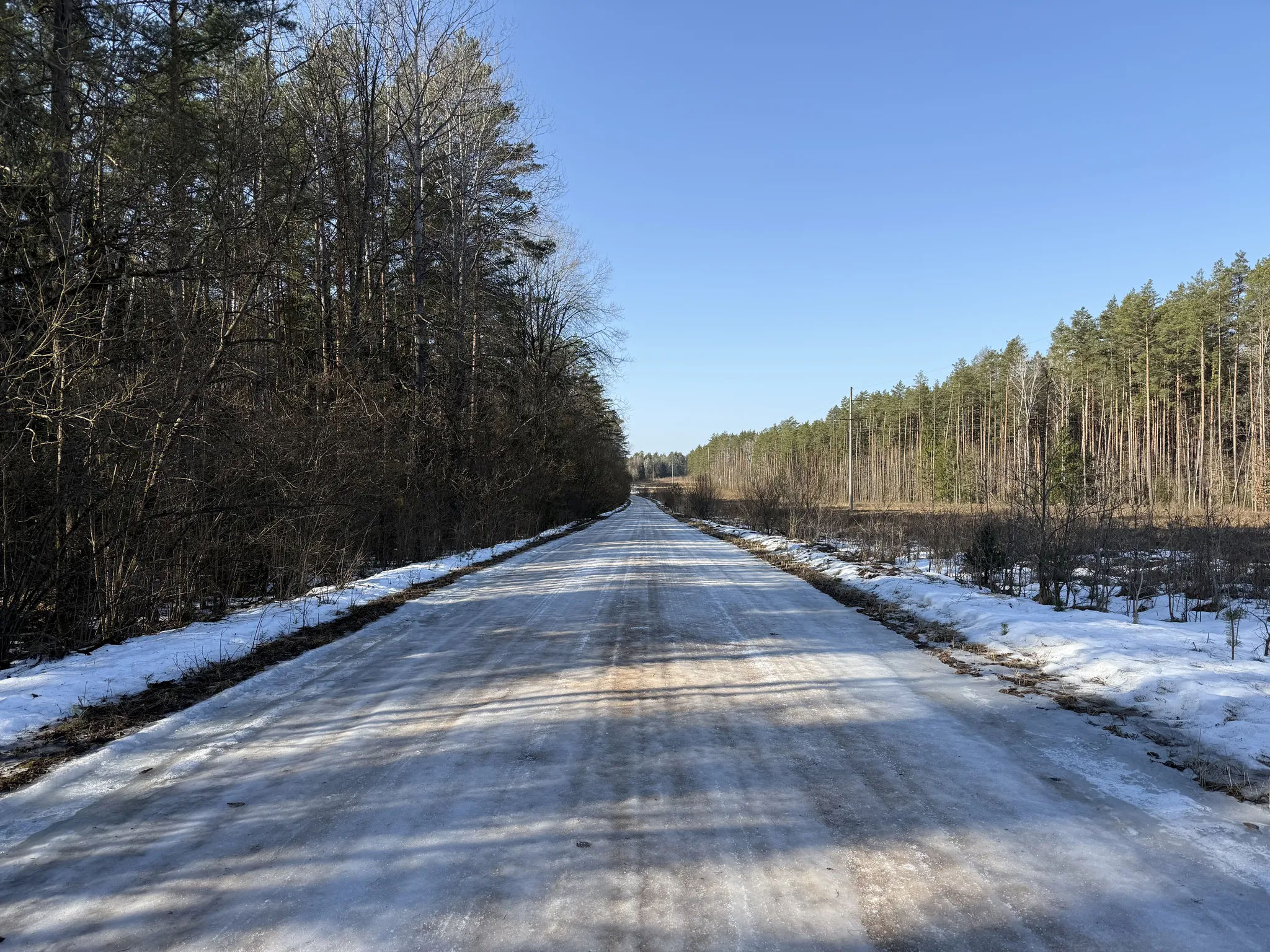 Заледеневшая дорога