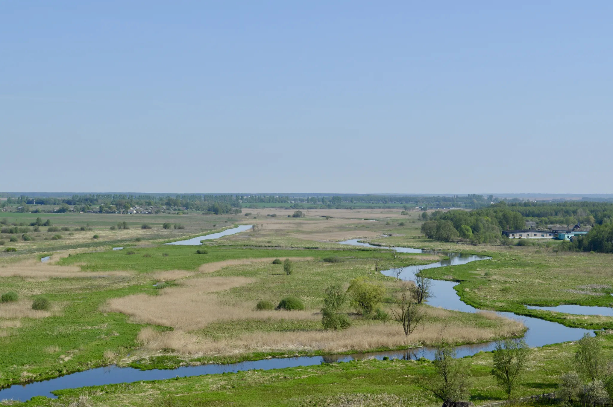 Вид на поля с башни
