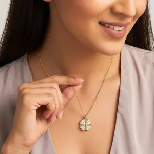 Anti-Tarnish Gold Plated Spinning Four Leaf Clover Pendant Necklace for Daily Use thumbnail 1