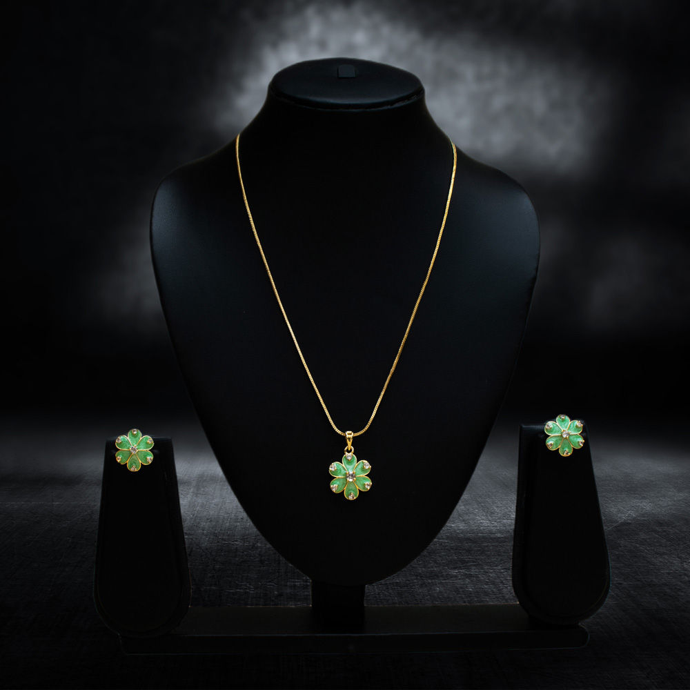 Delicate Gold-Plated Chain with Green Enamel Floral Pendant - Necklace in Brass material with 24K Gold Plated plating