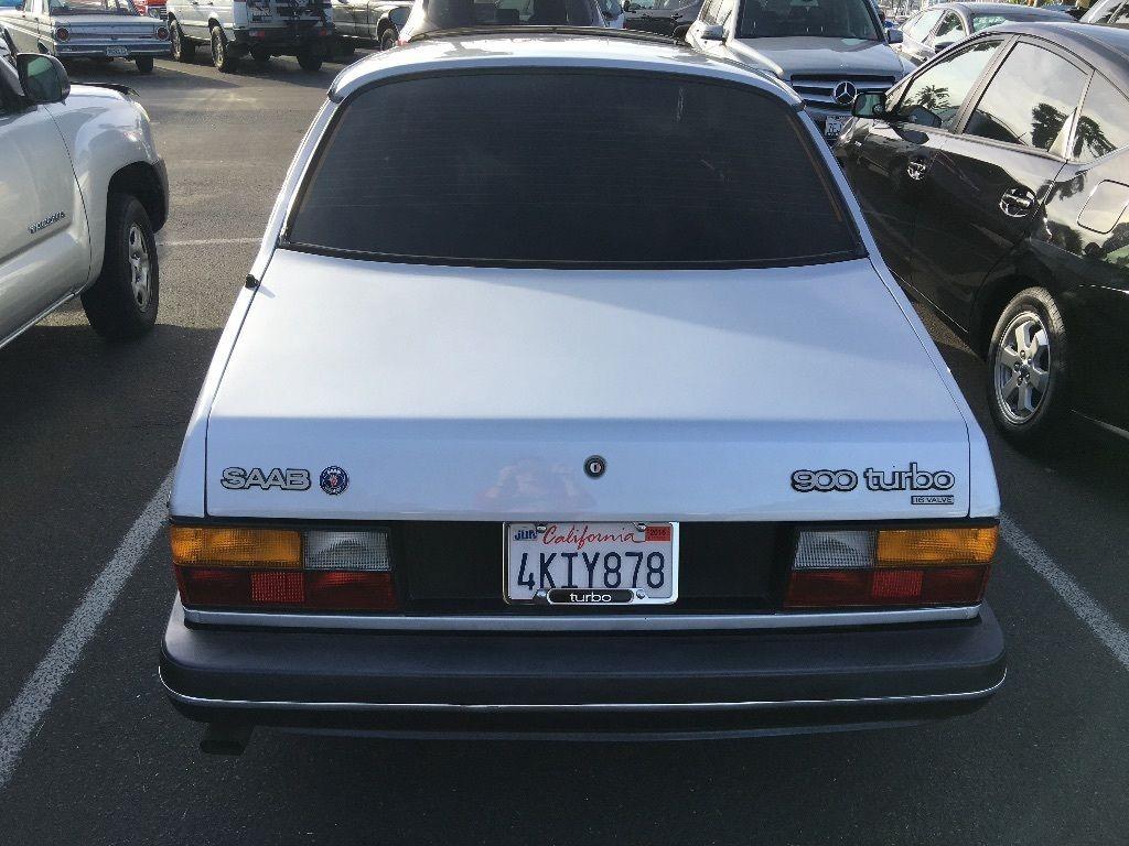 1989 Saab 900 Turbo Sedan