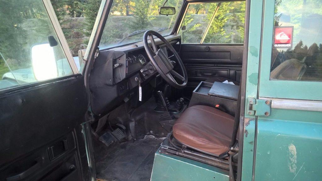 1984 Land Rover Defender Vynil in good condition