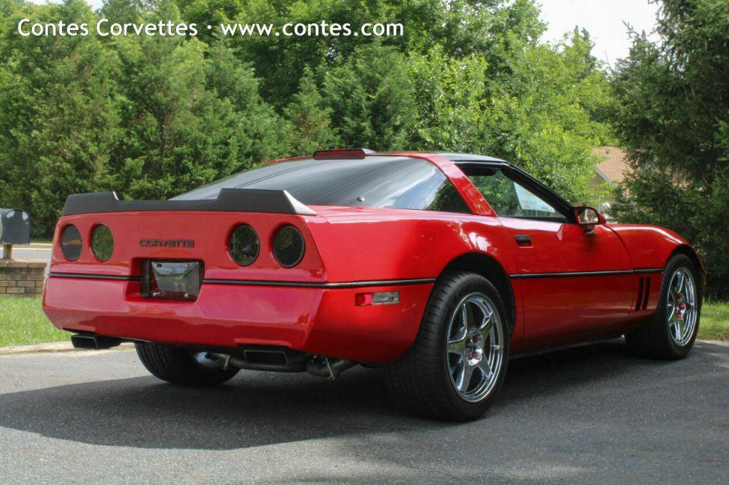 1987 Chevrolet Corvette Base 2dr Hatchback