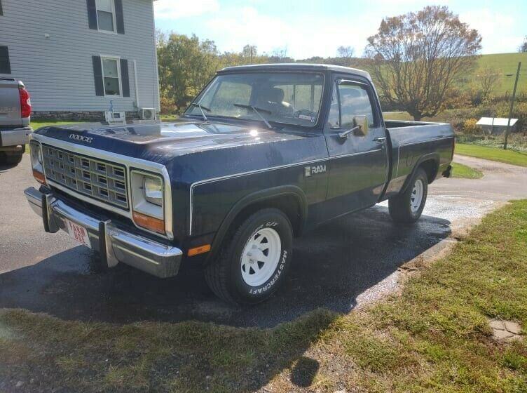 1982 Dodge D150 Slant Six 4 Speed