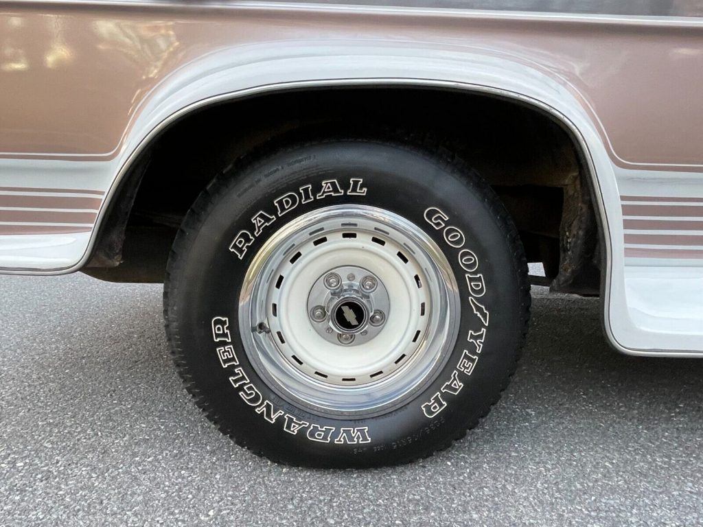 1988 Chevrolet G20 Van Century High-Top Conversion