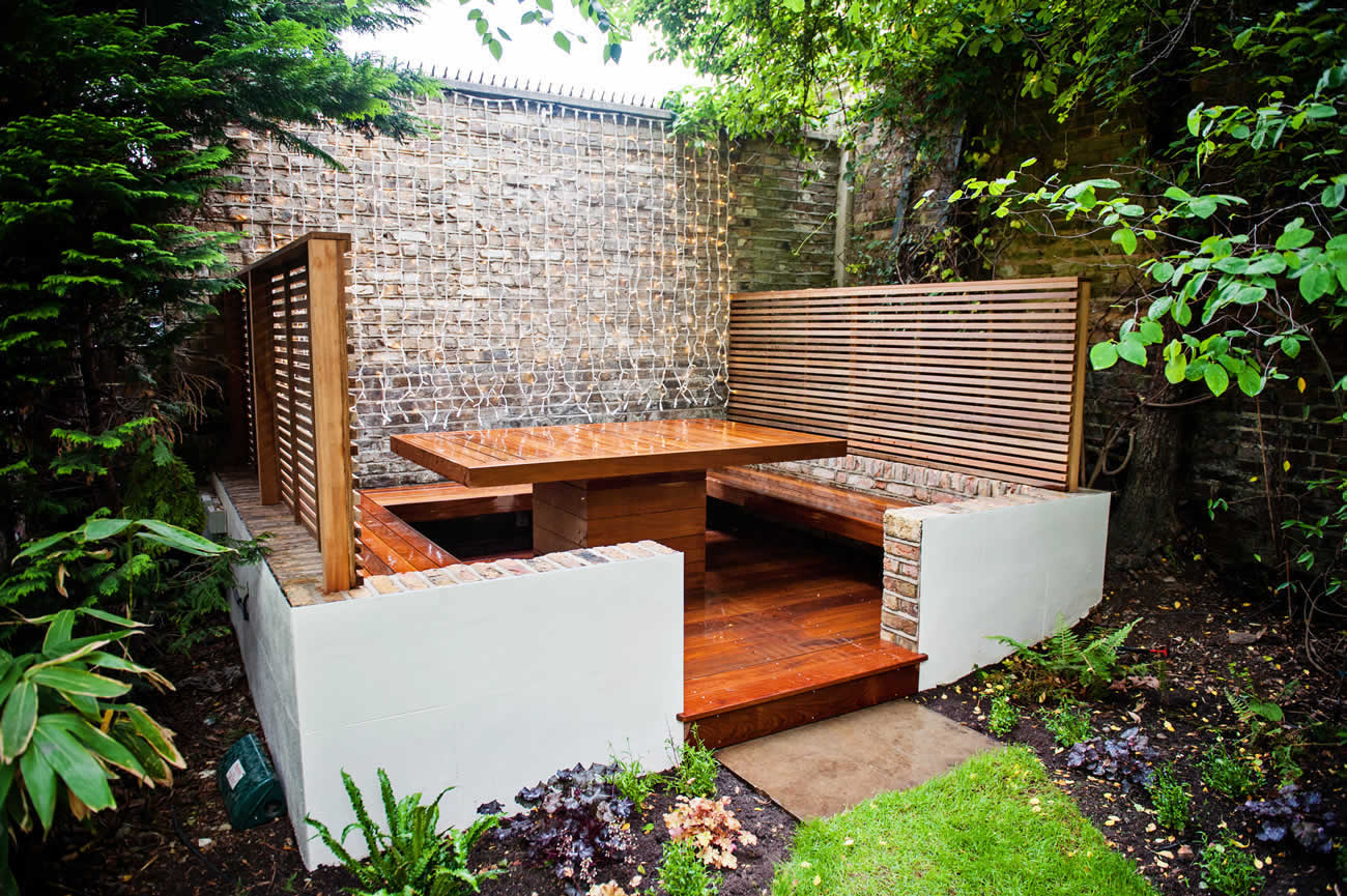 Outdoor banquette clearance seating