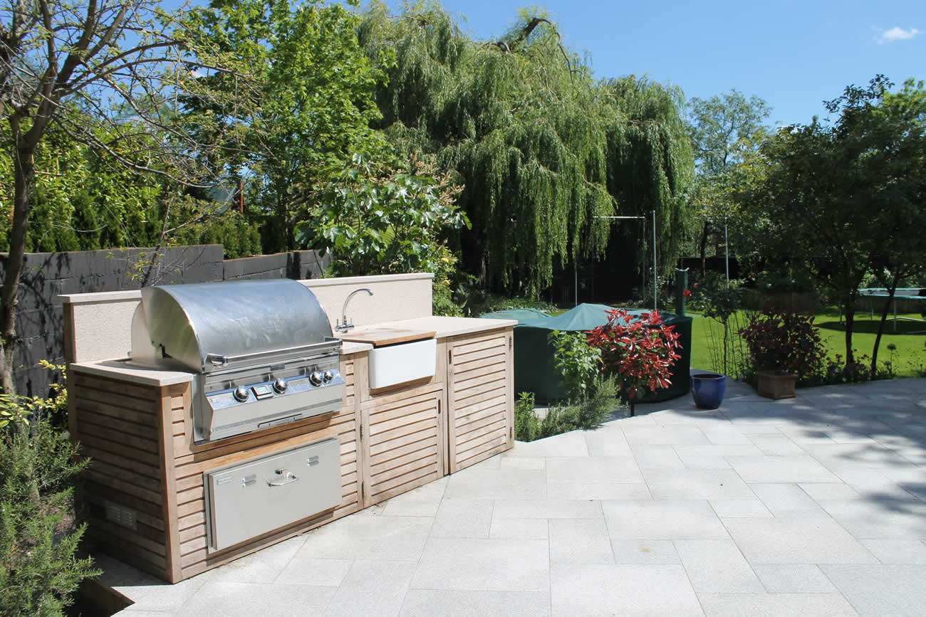 Blackheath garden design, living green wall, dark granite edge detail,