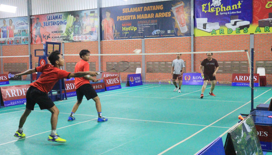Disporabudpar Gelar Pertandingan Bulu Tangkis dan Sepak Bola Jelang HUT RI Disporabudpar Gelar Pertandingan Bulu Tangkis dan Sepak Bola Jelang HUT RI