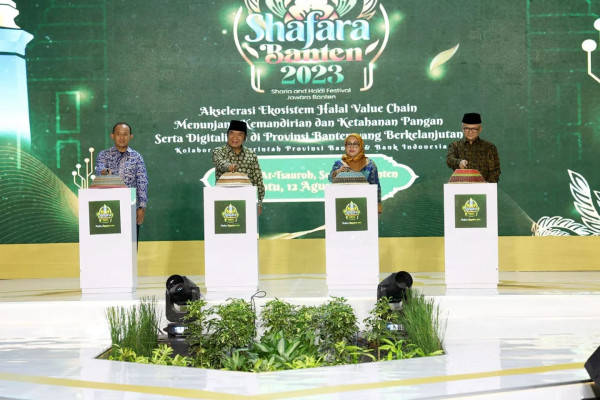 Miliki Potensi Besar, Pj Gubernur Al Muktabar Optimis Ekonomi Syariah dan Halal Berkembang di Provinsi Banten Miliki Potensi Besar, Pj Gubernur Al Muktabar Optimis Ekonomi Syariah dan Halal Berkembang di Provinsi Banten