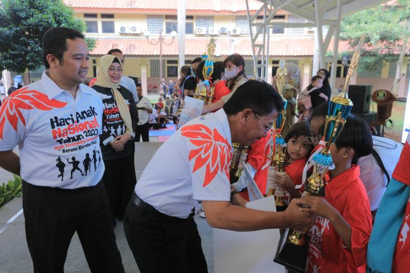 Peringatan HAN, Wali Kota dan Wakil Flashmob Bareng Anak-Anak Kota Tangerang