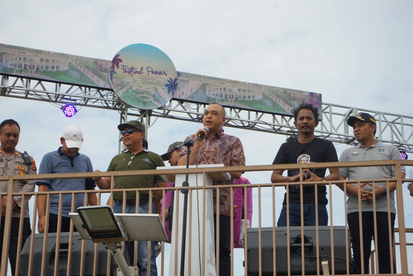 Bupati Zaki Buka Festival Pesisir Ketapang Urban Aquaculture Bupati Zaki Buka Festival Pesisir Ketapang Urban Aquaculture