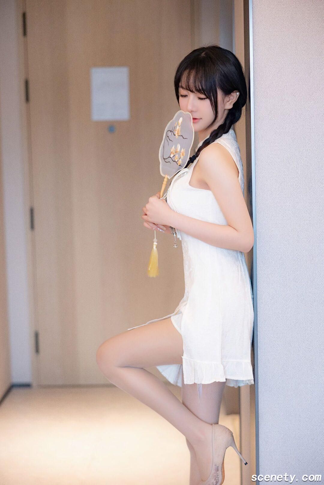 谢小蒽 - NO.27 白色旗袍 [88P1V-1.14GB]