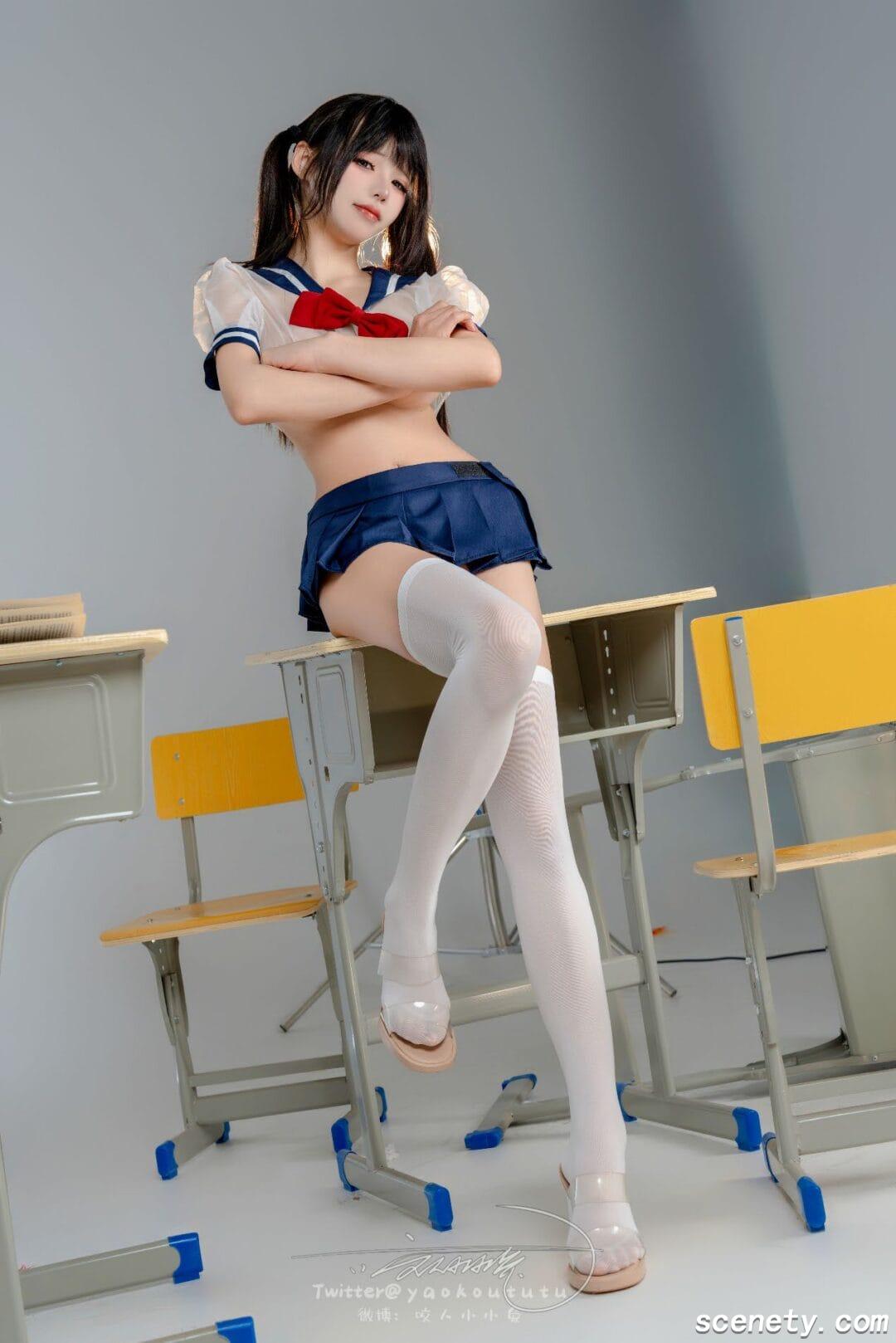 【咬一口兔娘ovo】NO.117 1月月票专属特典『辣妹学院』40P+1V Pretty [1.03GB]