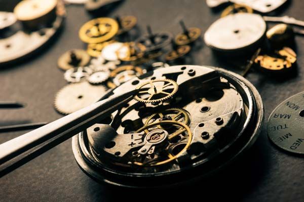 Uhrenservice bei Juwelier Manuel in Ahlen