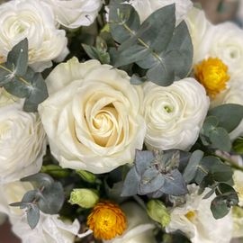 Pop of Paper Daisy Wedding Bouquet 