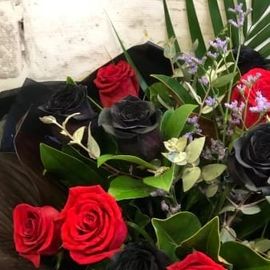Queen of Hearts Rose Bouquet