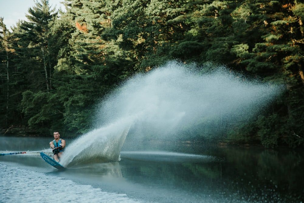 9 Health Benefits of Water Skiing
