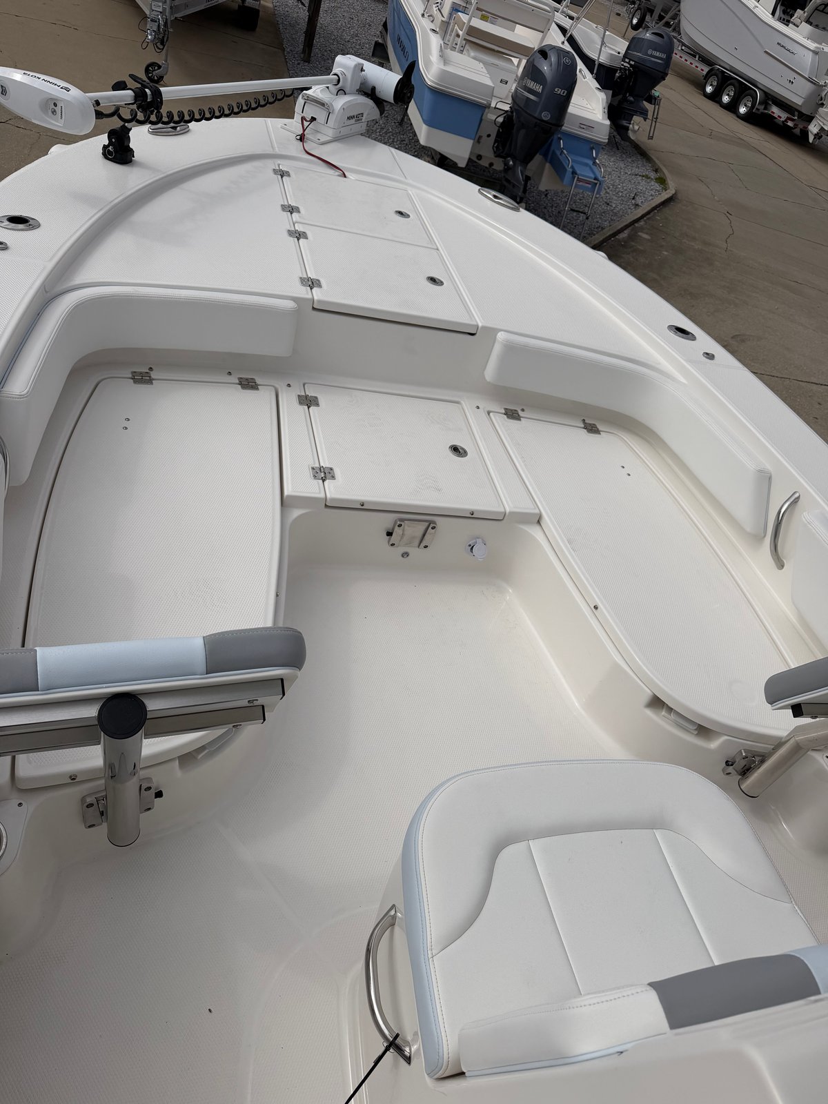2026 Robalo 246 Cayman SD