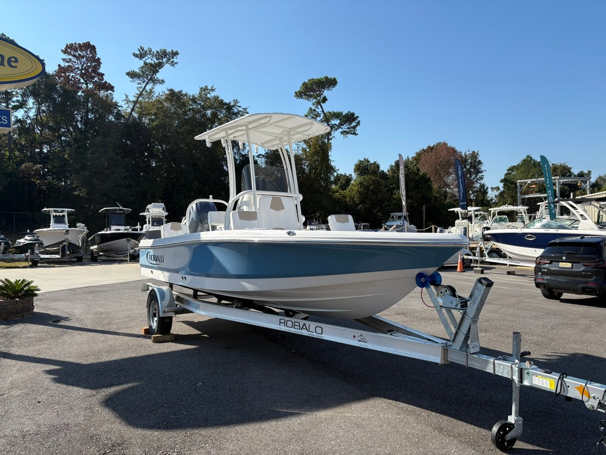 2026 Robalo 206 Cayman