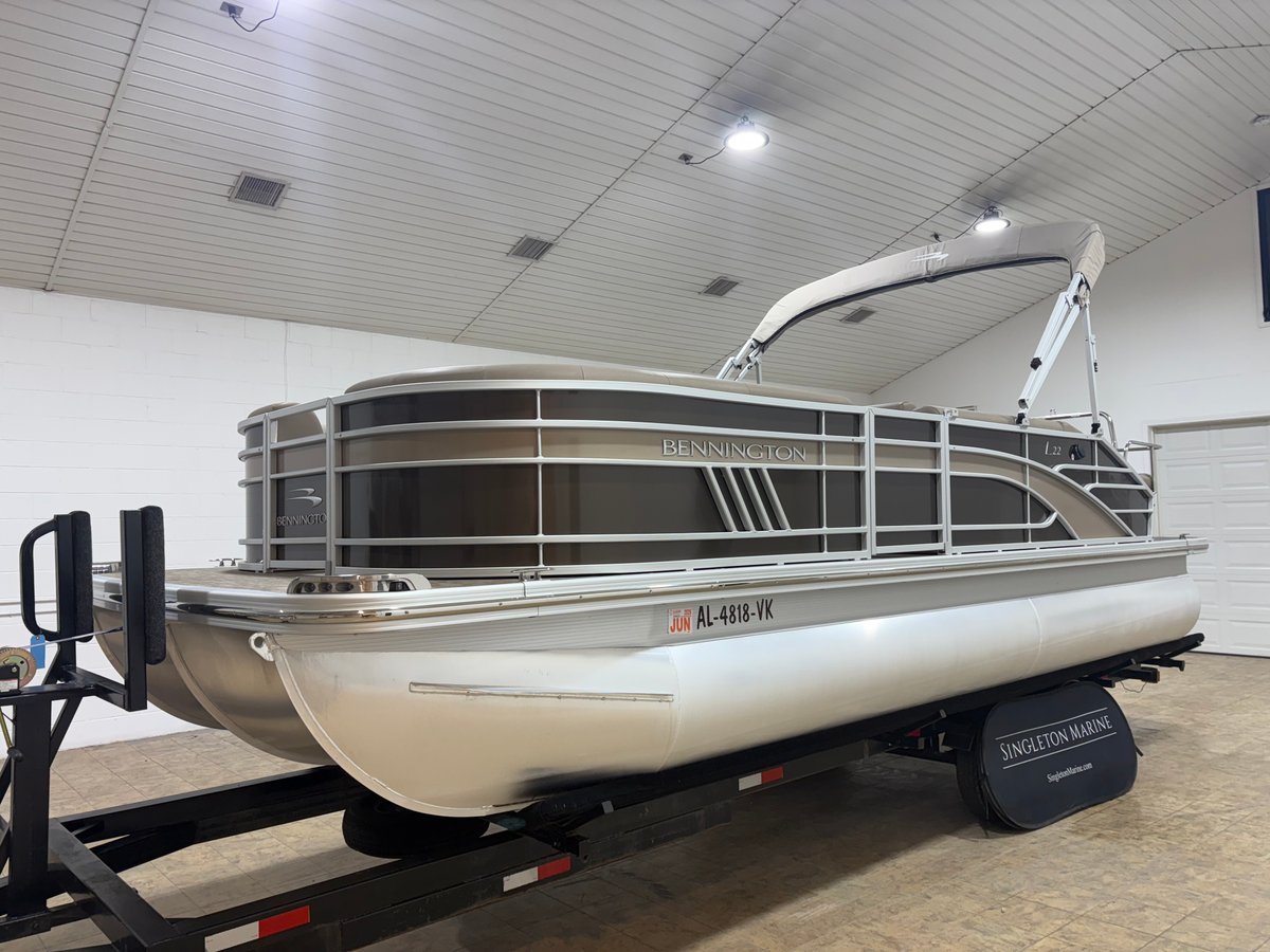 2021 Bennington 22 LSB