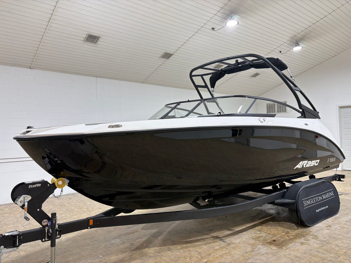 2026 Yamaha AR250