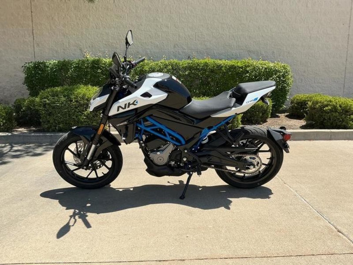 2025 CFMOTO 300NK