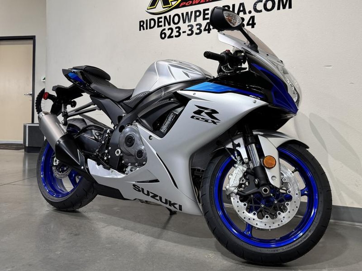 2025 Suzuki GSX-S1000GT+