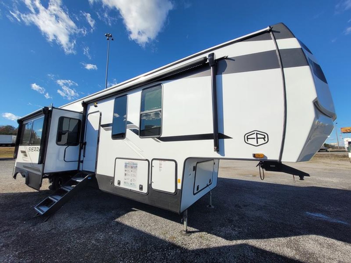 2025 Forest River Sierra 4002FB