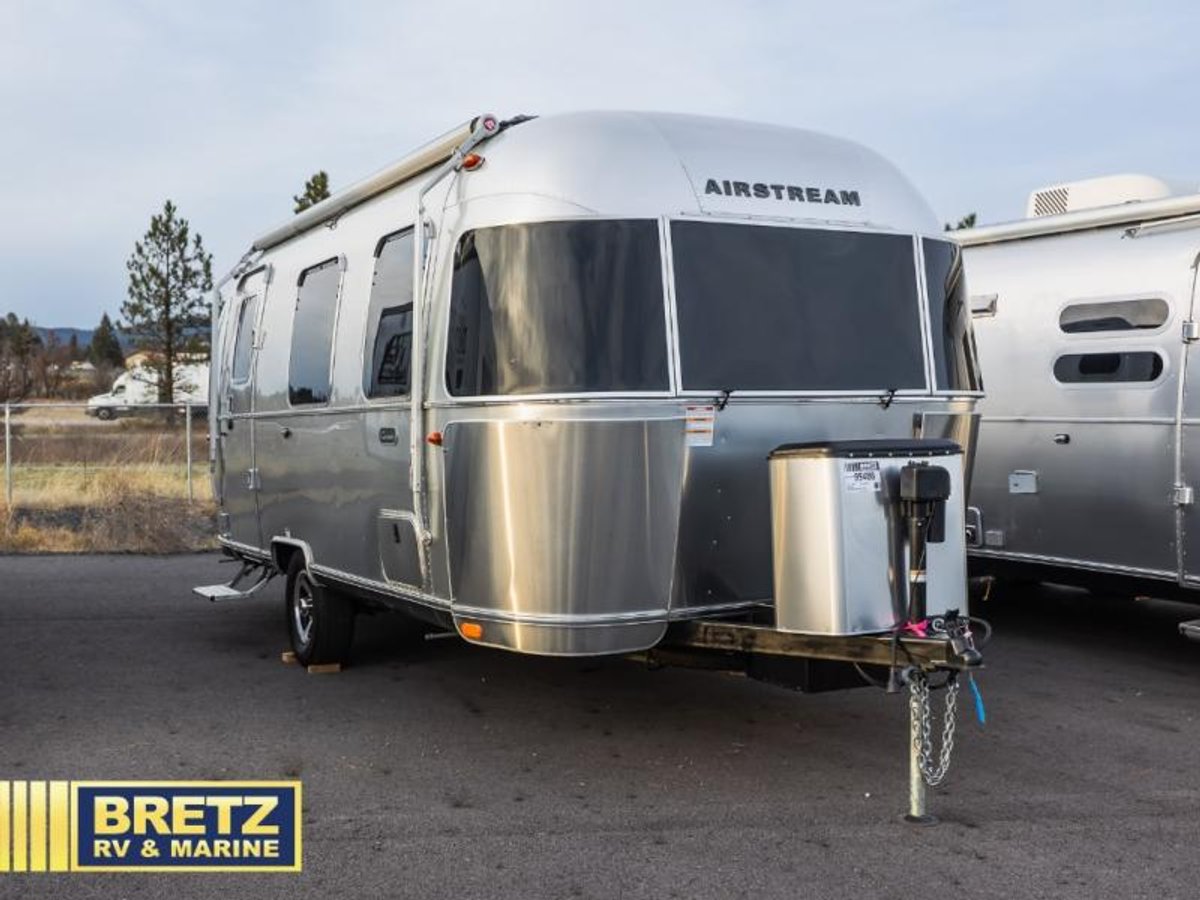 2022 Airstream Caravel