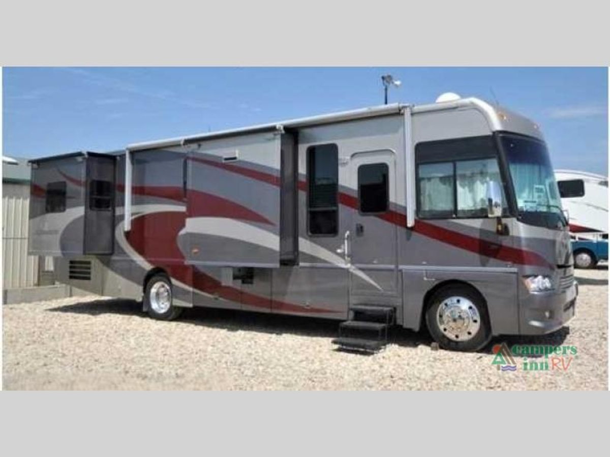 2008 Winnebago Adventurer