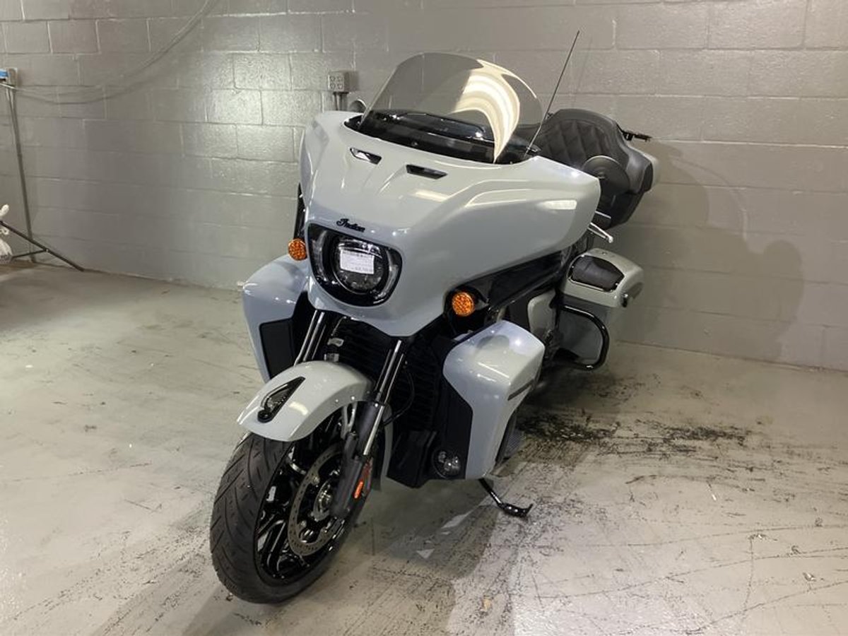 2025 Indian Motorcycle Roadmaster PowerPlus Dark Horse w/PowerBand Storm Gray