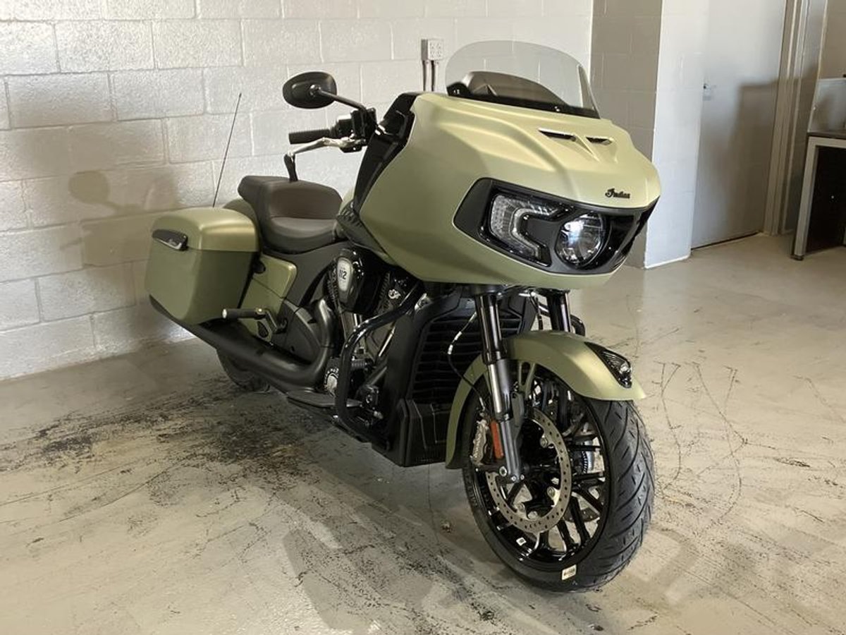 2025 Indian Motorcycle Challenger Dark Horse 112 Moss Green Smoke
