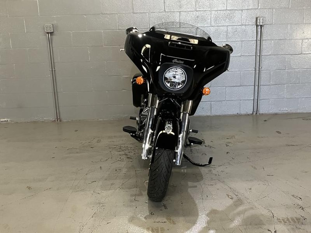 2025 Indian Motorcycle Chieftain Black Metallic