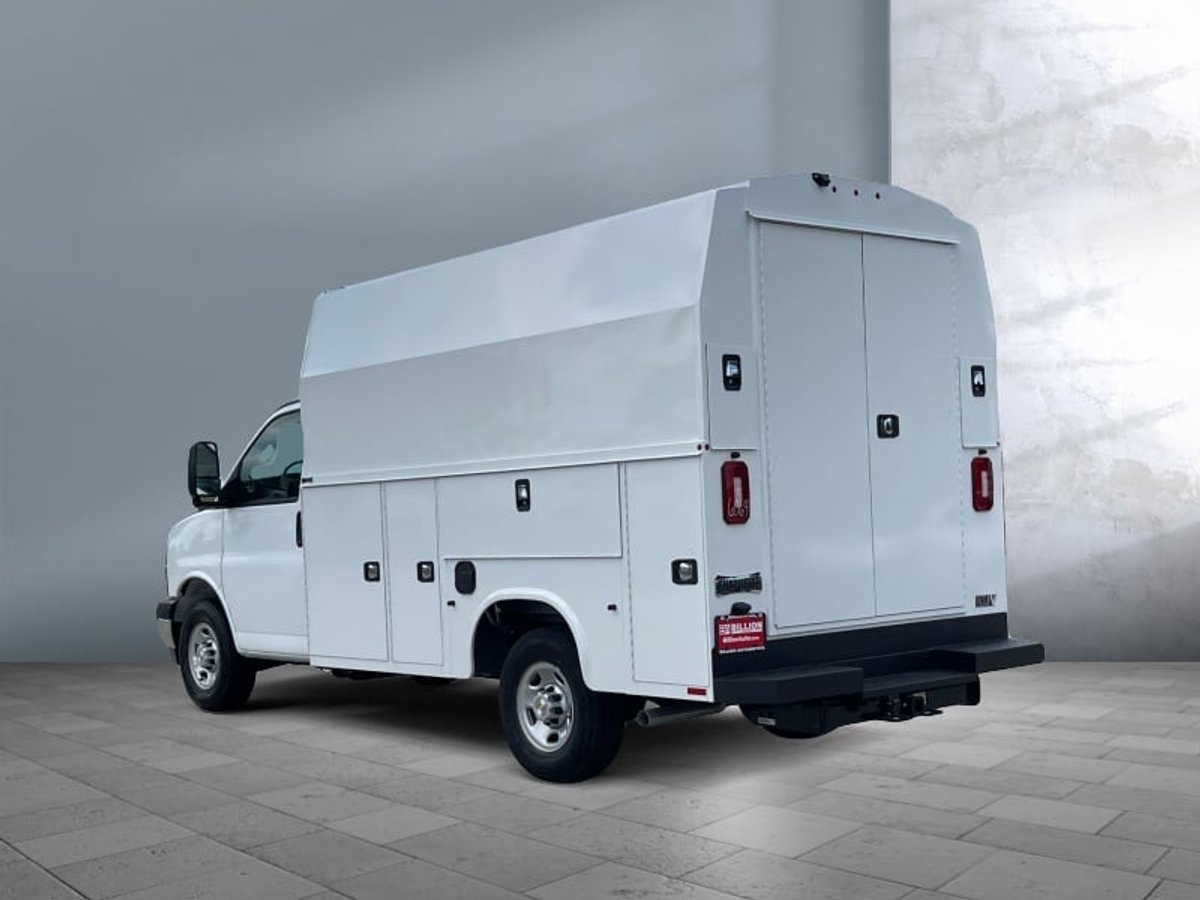 2025 Chevrolet Express Commercial Cutaway