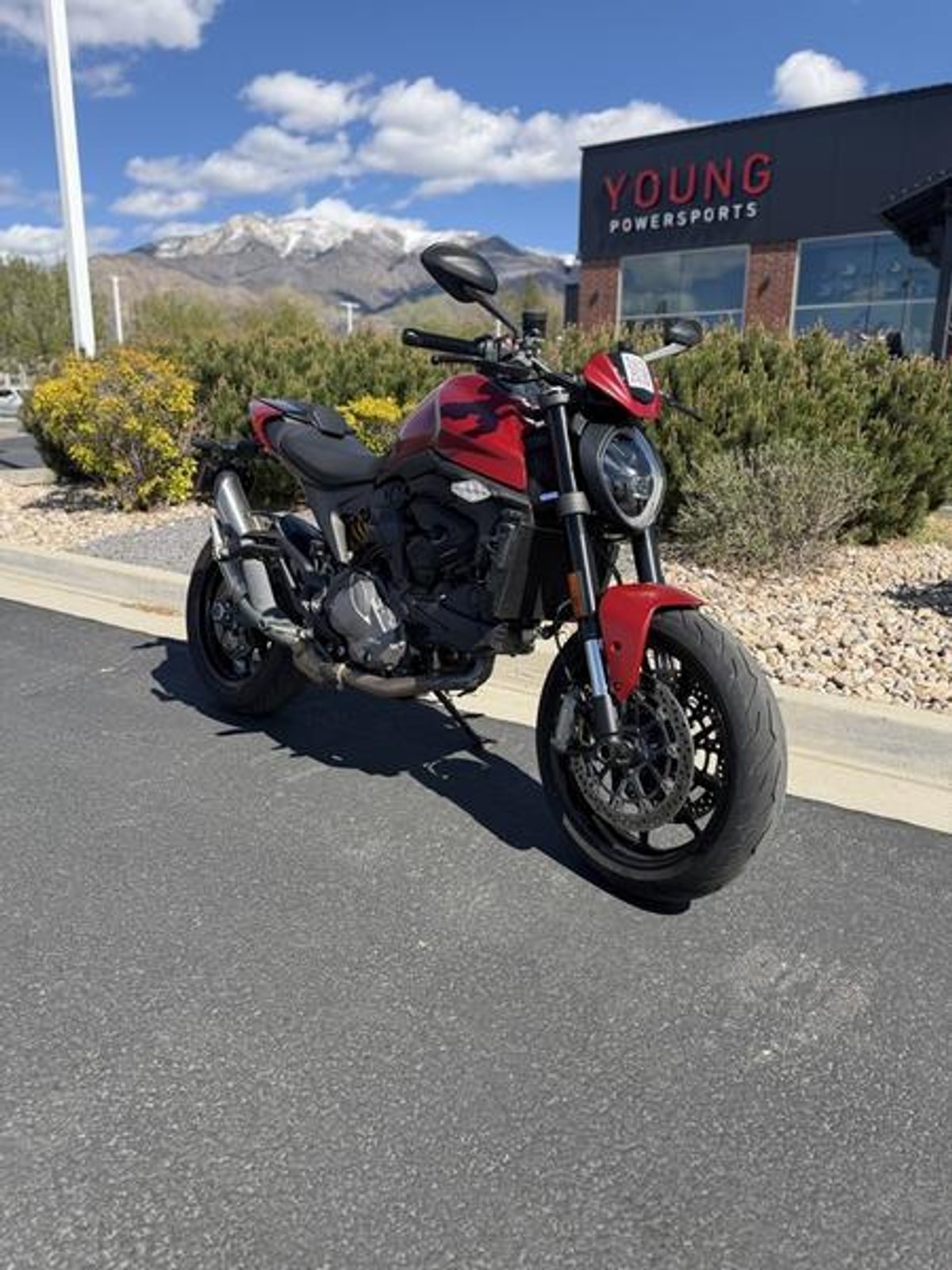 2022 Ducati M937