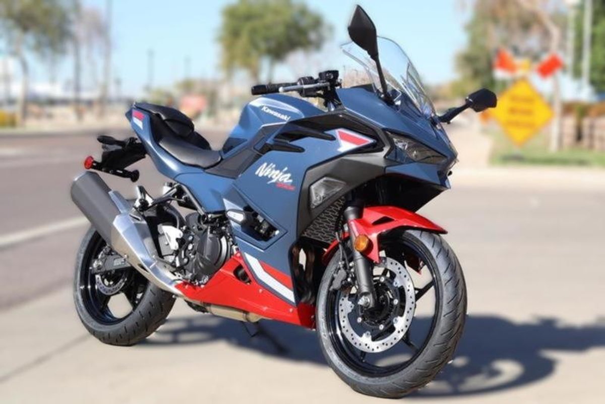 2026 Kawasaki Ninja 500 ABS Metallic Matte Twilight Blue